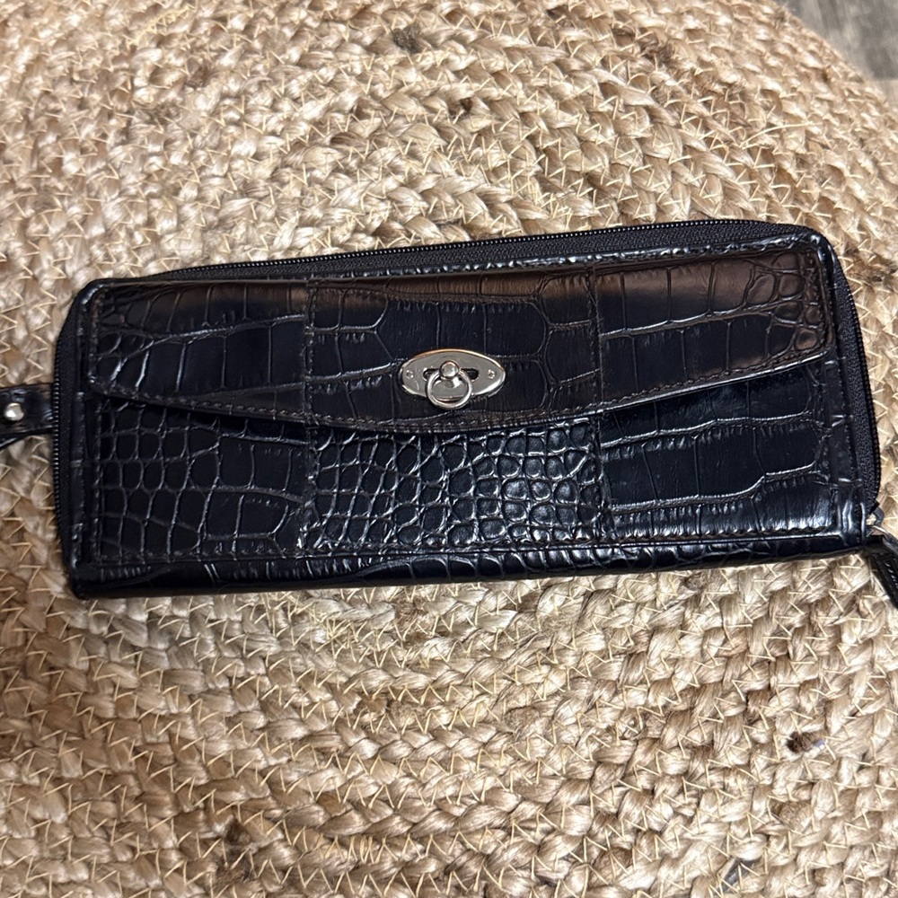 Dockers Black Crocodile Embossed Wristlet